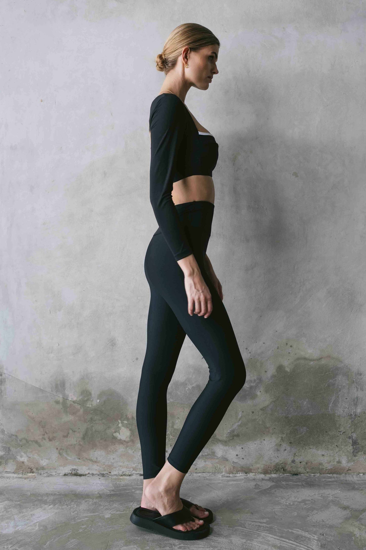 Capri Cutout Long Sleeve Crop - Black/White