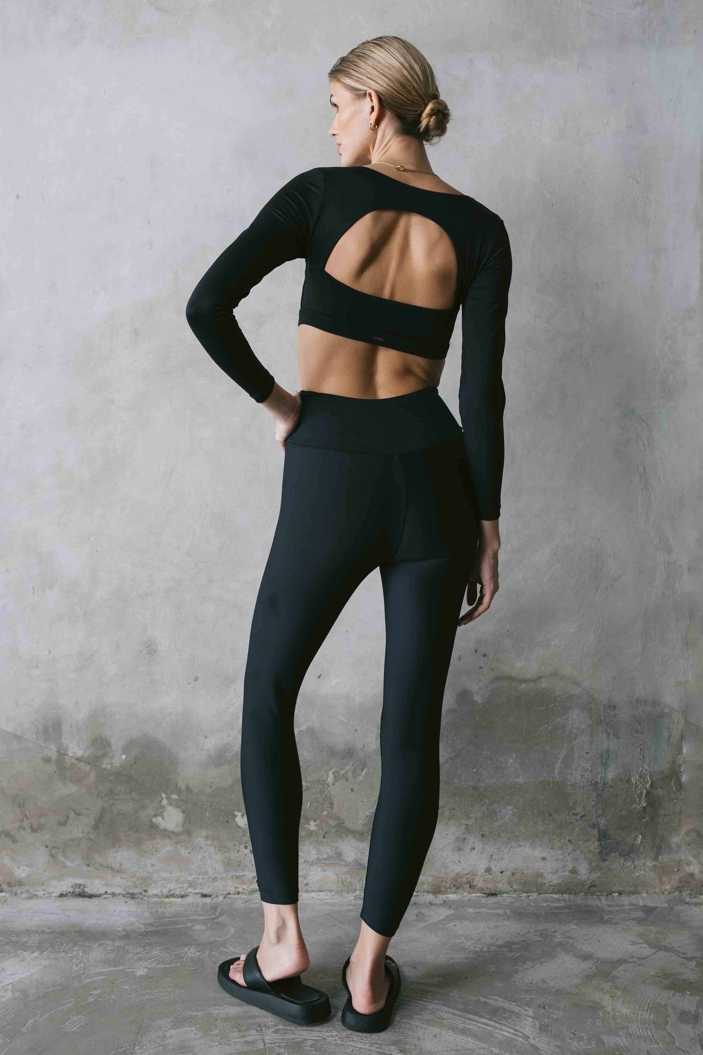 Capri Cutout Long Sleeve Crop - Black/White
