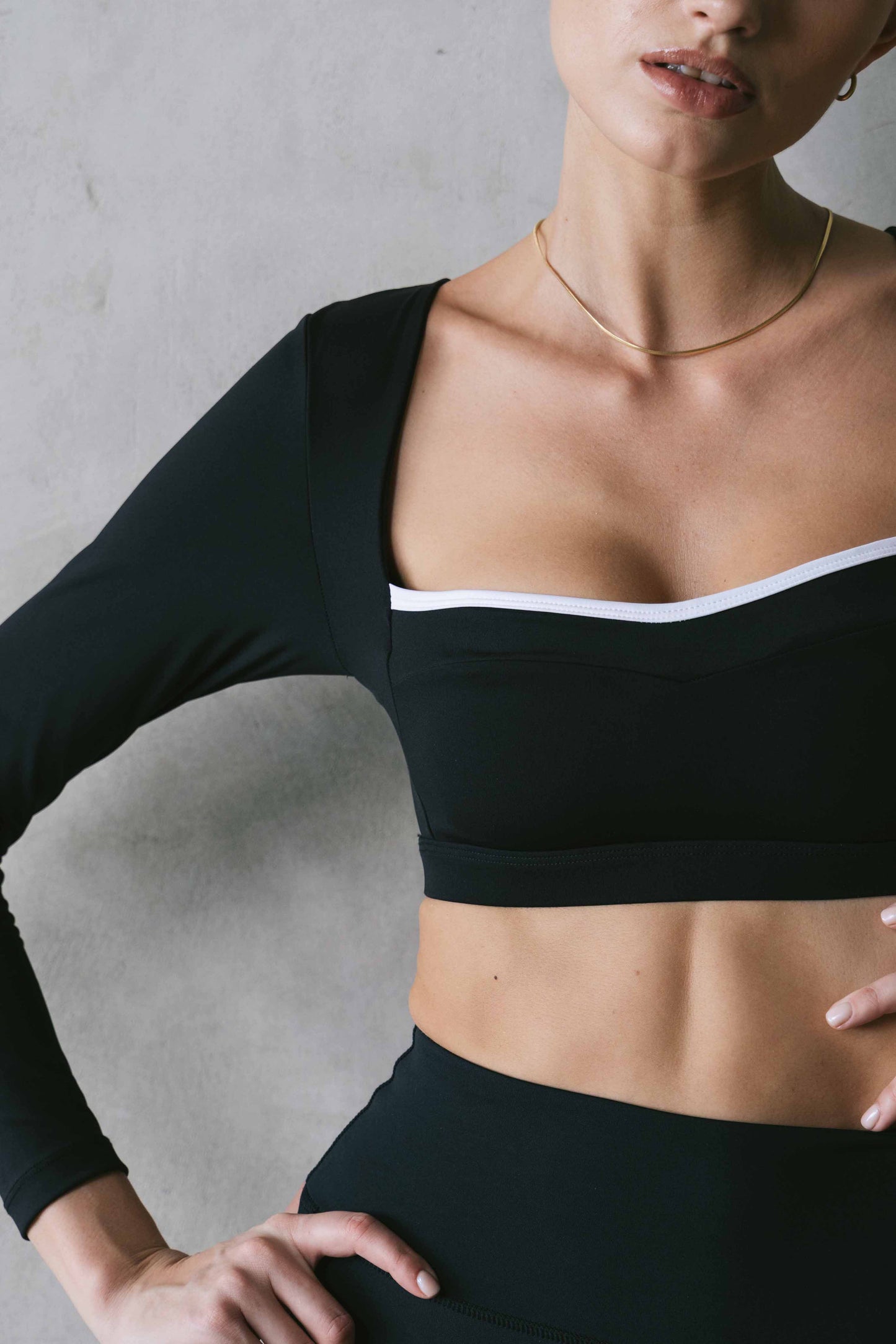 Capri Cutout Long Sleeve Crop - Black/White