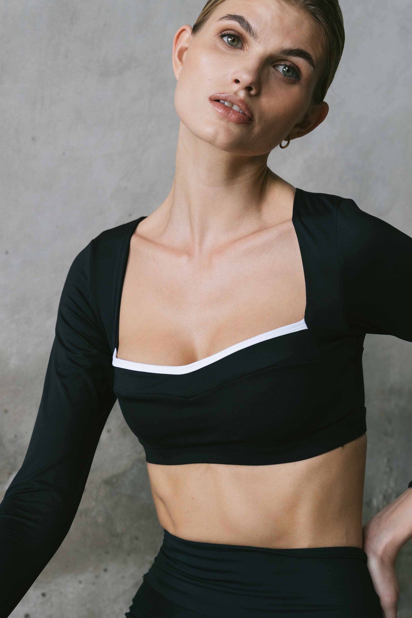 Capri Cutout Long Sleeve Crop - Black/White