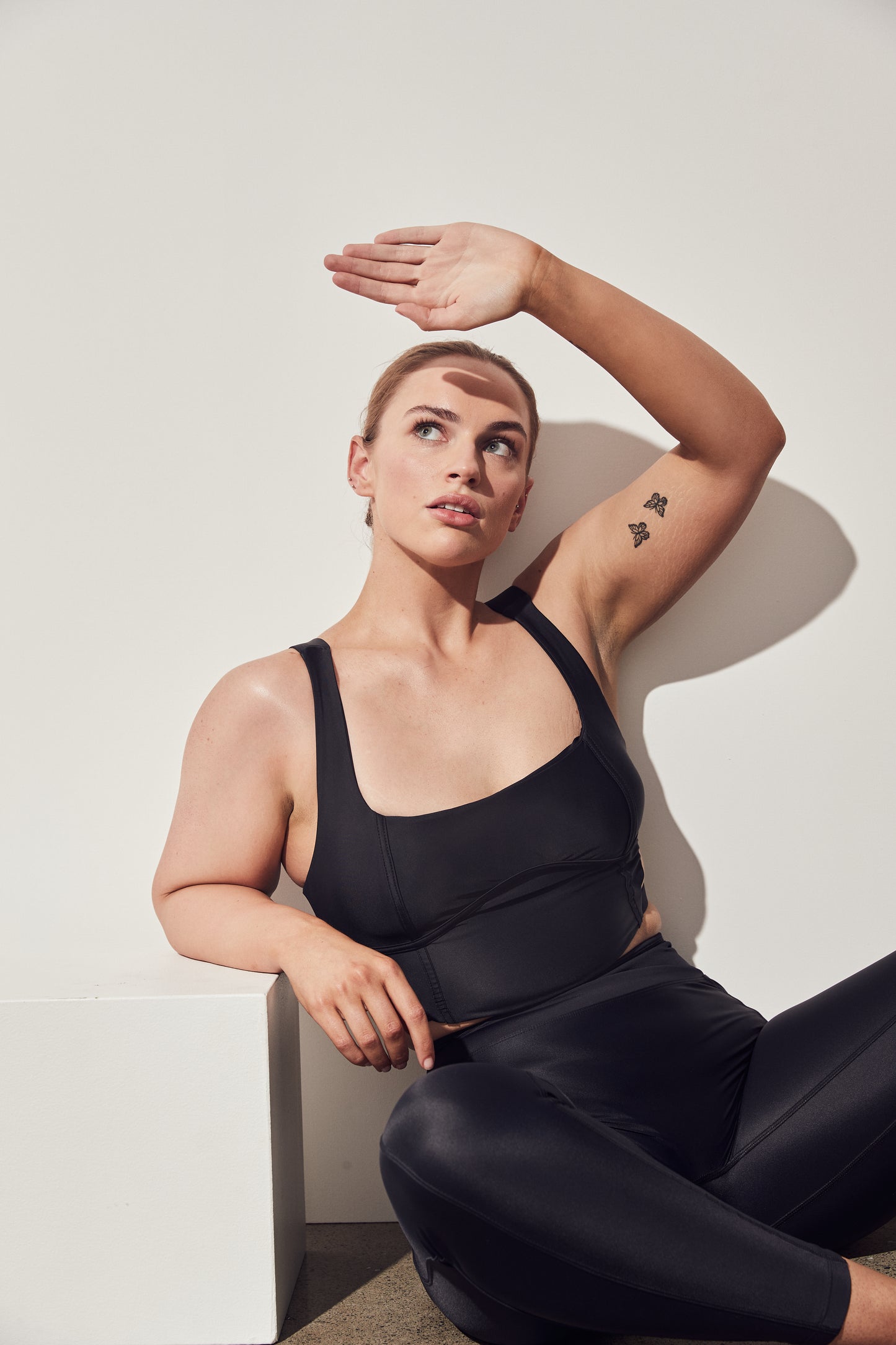 Léa Corset Crop - Black - 1Ō8 SPORTIF