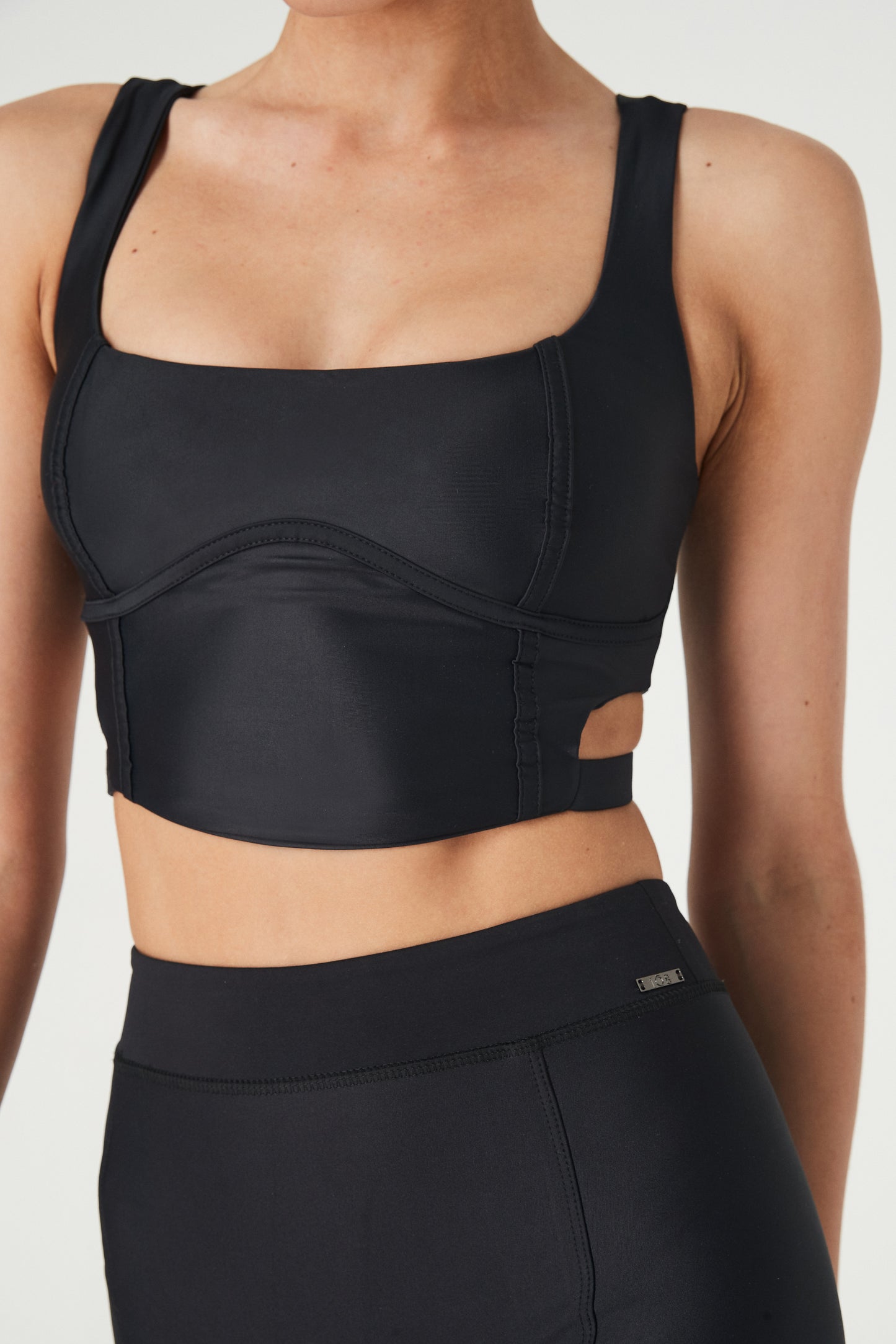 Léa Corset Crop - Black - 1Ō8 SPORTIF