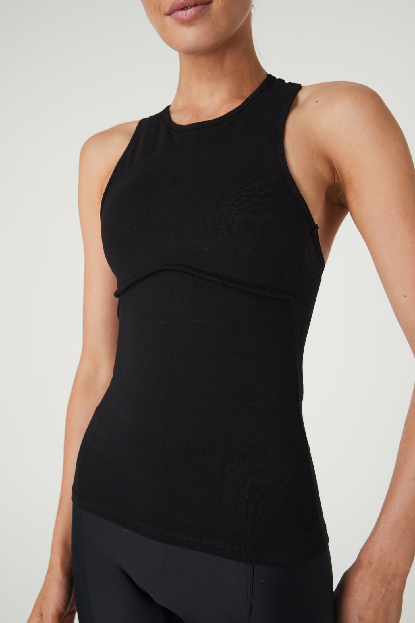 Camillè Curve Top - Black - 1Ō8 SPORTIF