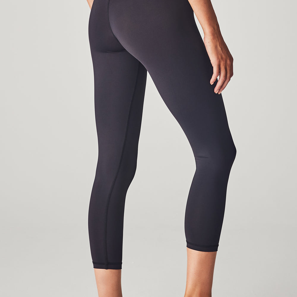 
                      
                        Sculpt Seamless Compression 7/8 Leggings - Black
                      
                    