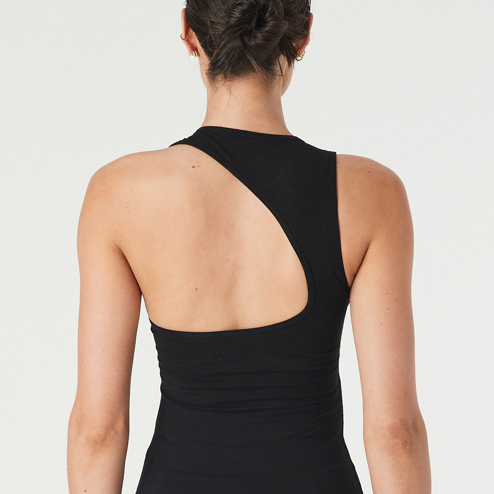 
                      
                        Camillè Curve Top - Black - 1Ō8 SPORTIF
                      
                    