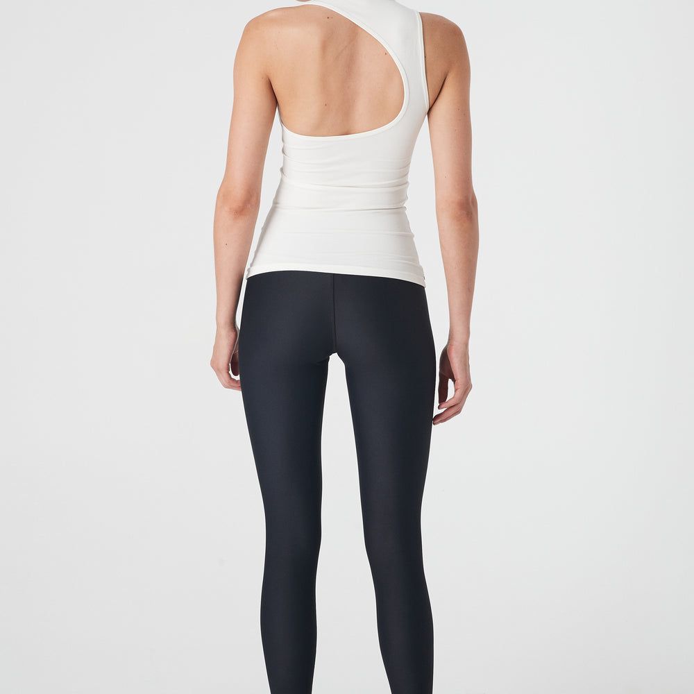 
                      
                        Camillè Curve Top - Creme - 1Ō8 SPORTIF
                      
                    